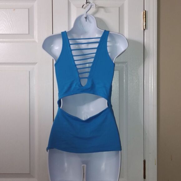 Equilibrium Activewear turquois tank strappy peek hole back Sz M - Picture 5 of 6